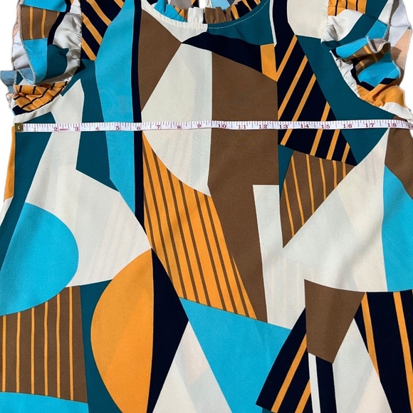 Color Block Neck Ruffle and Faux Pearl back button Blouse Size M - Picture 4 of 7